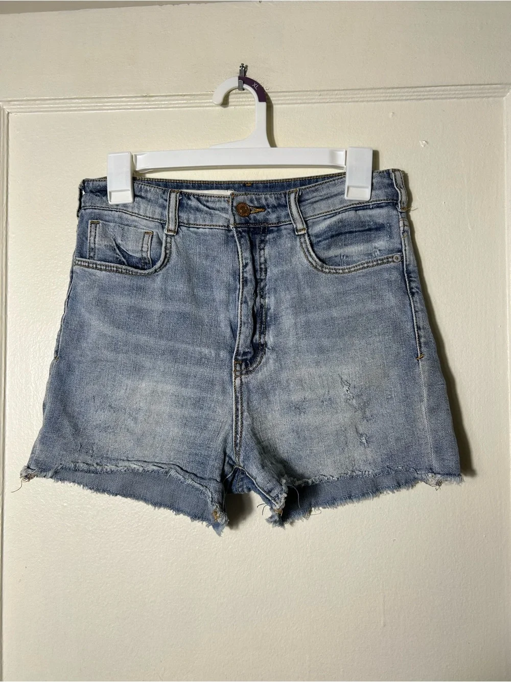 Anthropologie Pilcro light wash denim shorts womens 27 raw hem distressed - Picture 2 of 9